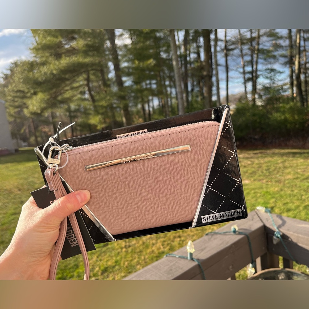 Mauve Wallet